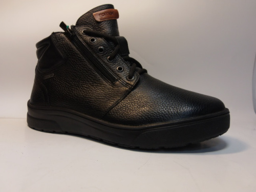 Romer ( бот. муж.черн,шн. две молнии, зима)