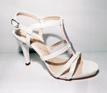 UNISA (т.жен. белые, стразы,откр. тип, лето)