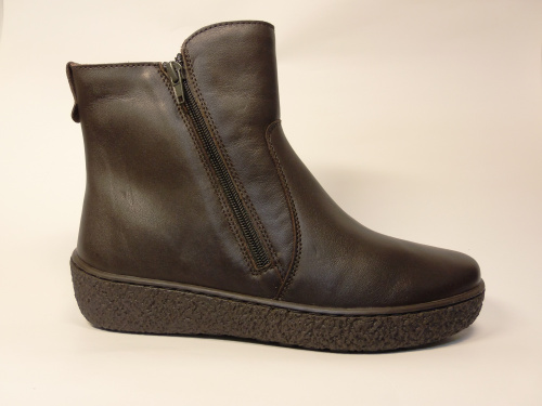 Romer (бот.жен.коричн. молния, зима)