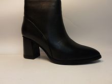 MADELLA  (бот.жен.,черн молн., зима)